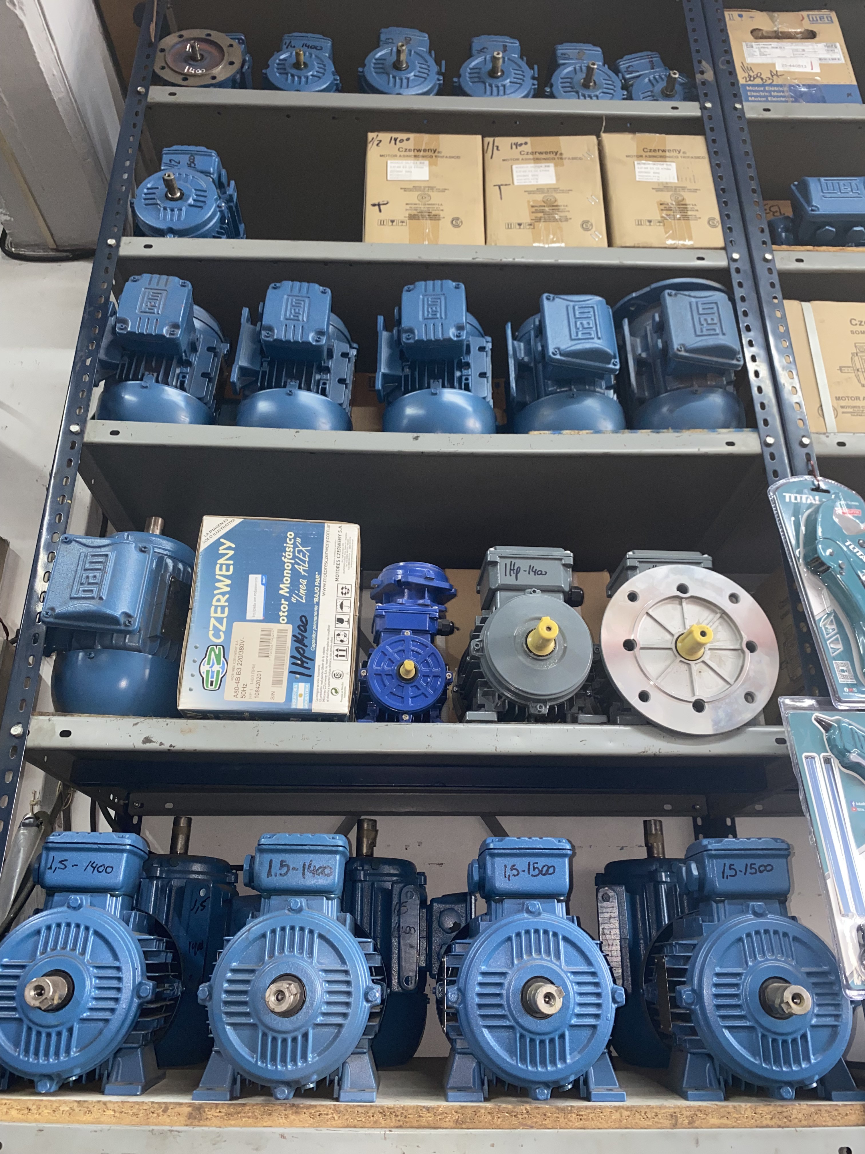 Estantería frontal Czerweny