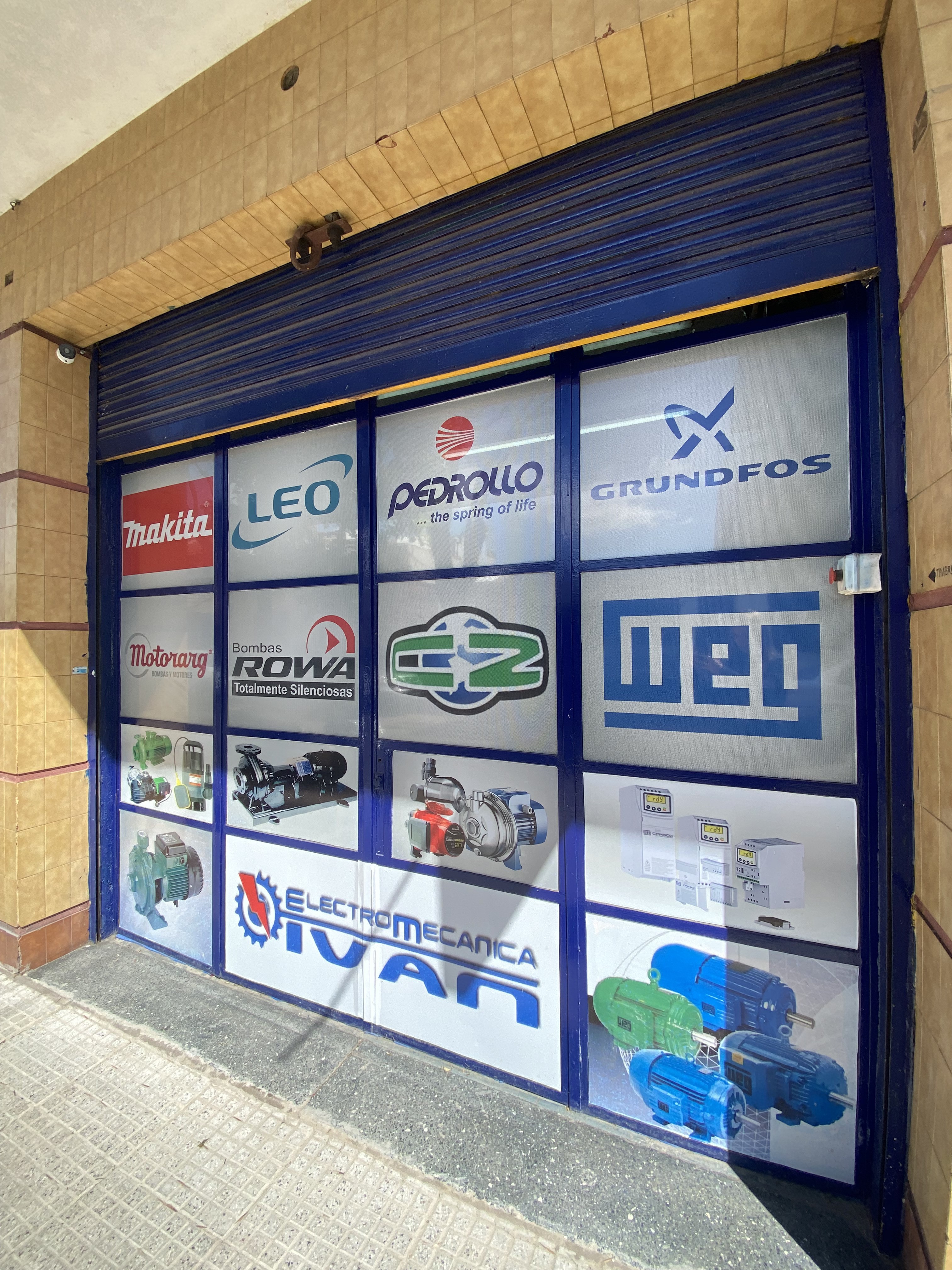 Frente del taller Electromecánica Iván en la actualidad