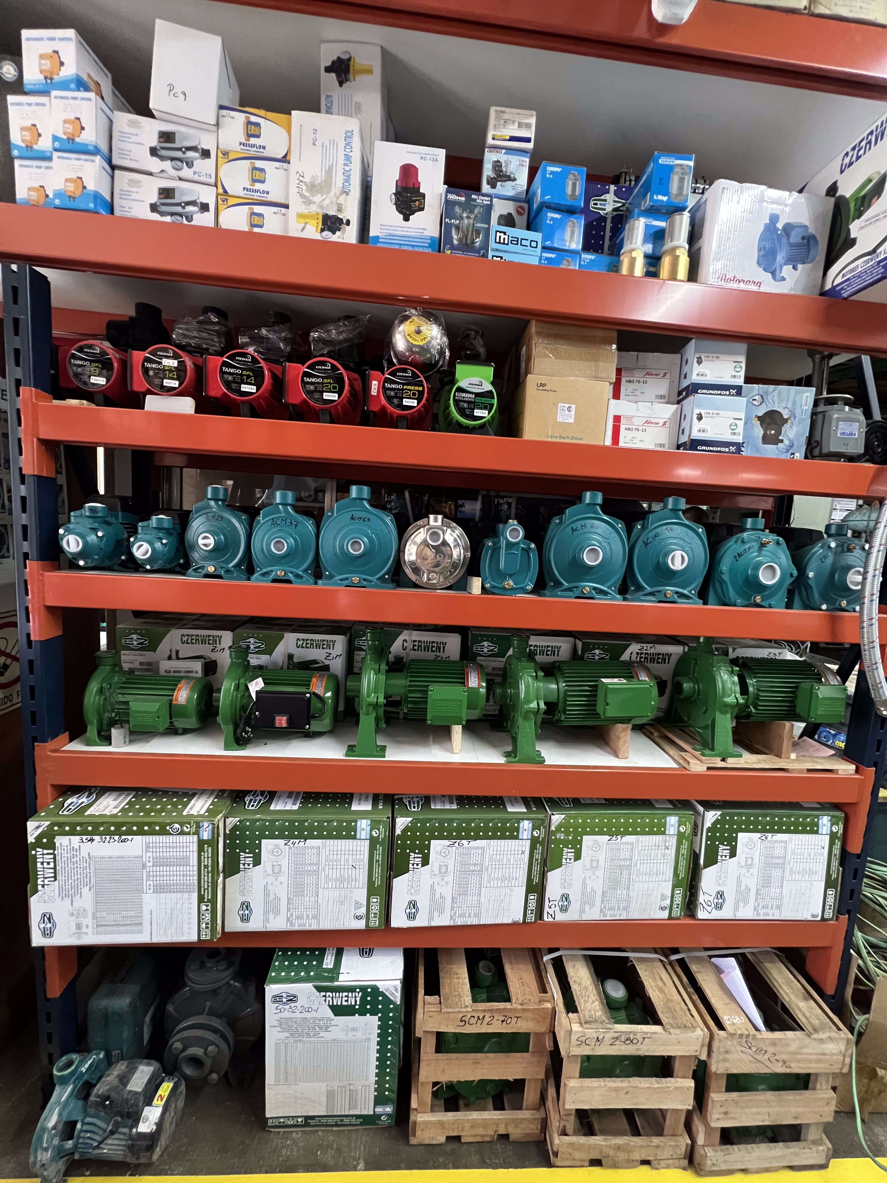 Stock de bombas en Electro Iván